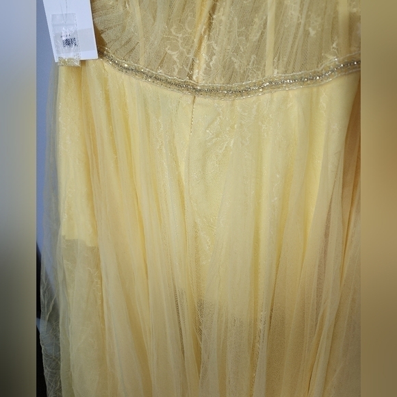 Mac Duggal NWT Lemon EMBELLISHED TULLE ONE SHOULDER HIGH LOW GOWN size 18 - Picture 8 of 16